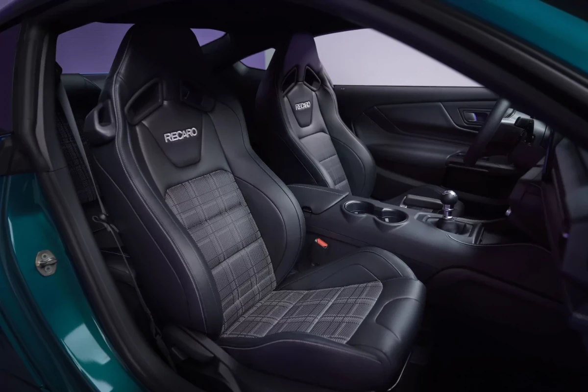 Ford вернул стиль 80-х в новом Mustang FX-ФОТО 