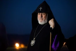 Католикос призвал паству к молчанию: Гарегину II считают дни  