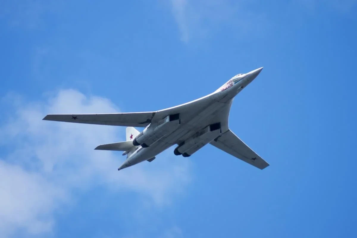 СМИ: Россия перебрасывает свои самые ценные самолеты подальше от Украины
