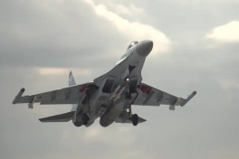 СМИ: Россия перебрасывает свои самые ценные самолеты подальше от Украины