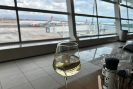 Авиакомпания Ryanair требует ограничить продажу алкоголя в аэропортах