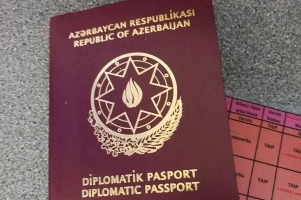 Замруководители отделов Администрации Президента получат дипломатические паспорта