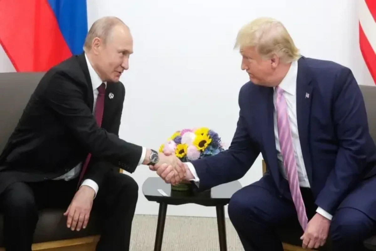 Лидеры РФ и США Владимир Путин и Дональд Трамп