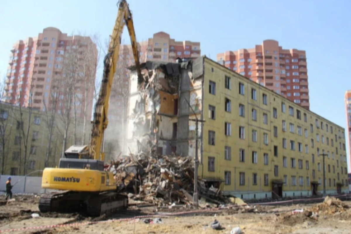 В Бинагадинском районе Баку начинается снос зданий