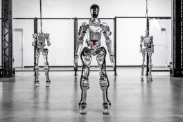 Глава OpenAI предсказал появление гуманоидных роботов в городах