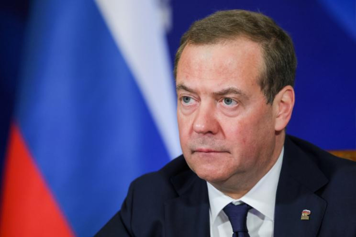Медведев поспорил с чат-ботом Grok о войне на Ближнем Востоке