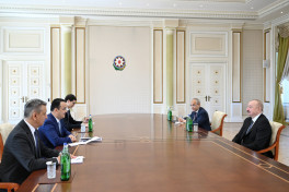 Алиев принял делегацию из Узбекистана