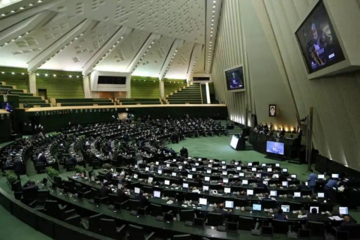 Иранский парламент начал обсуждать прекращение сотрудничества с МАГАТЭ