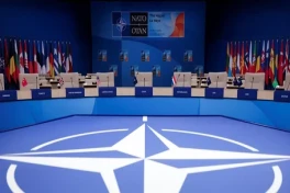 НАТО меняет риторику по России ради единства и бюджета