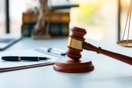 Суд по делу политолога Азера Гасымлы отклонил ходатайства защиты