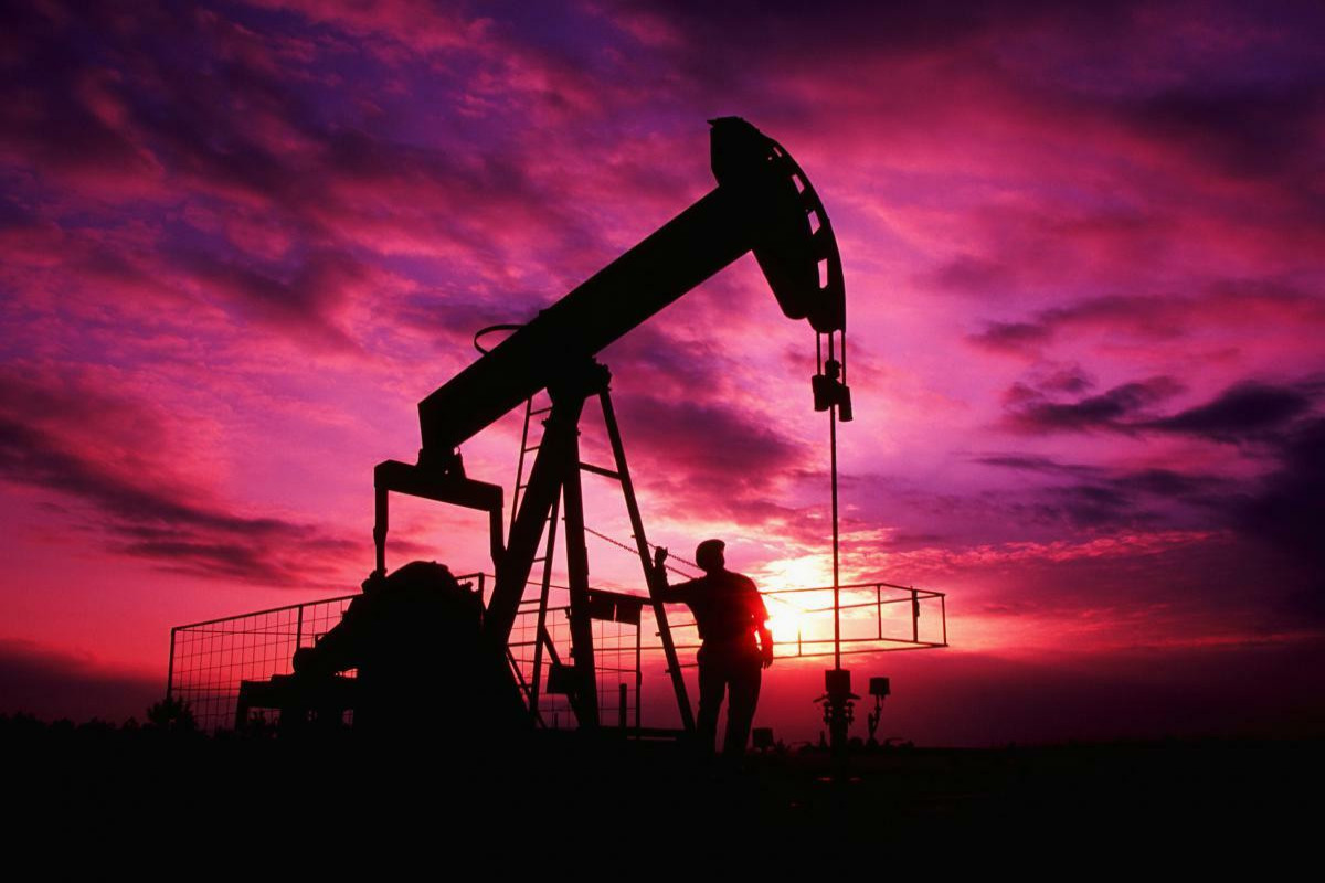 Цена на нефть марки Azeri Light выросла до 73,35 доллара за баррель