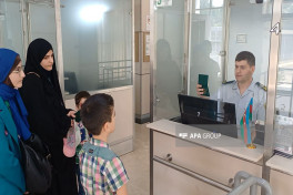 Азербайджан продолжает помогать иностранцам покинуть Иран-ФОТО 