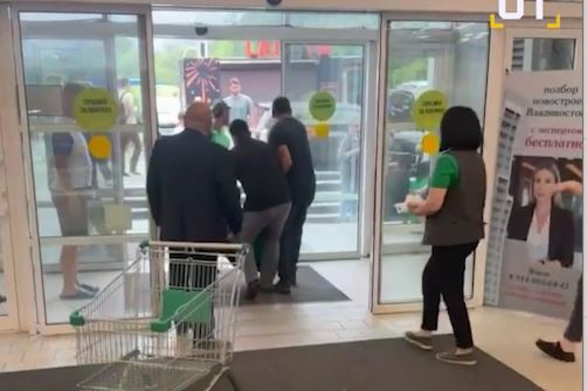 В России произошла утечка газа в супермаркете, пострадали не менее 9 человек -ВИДЕО