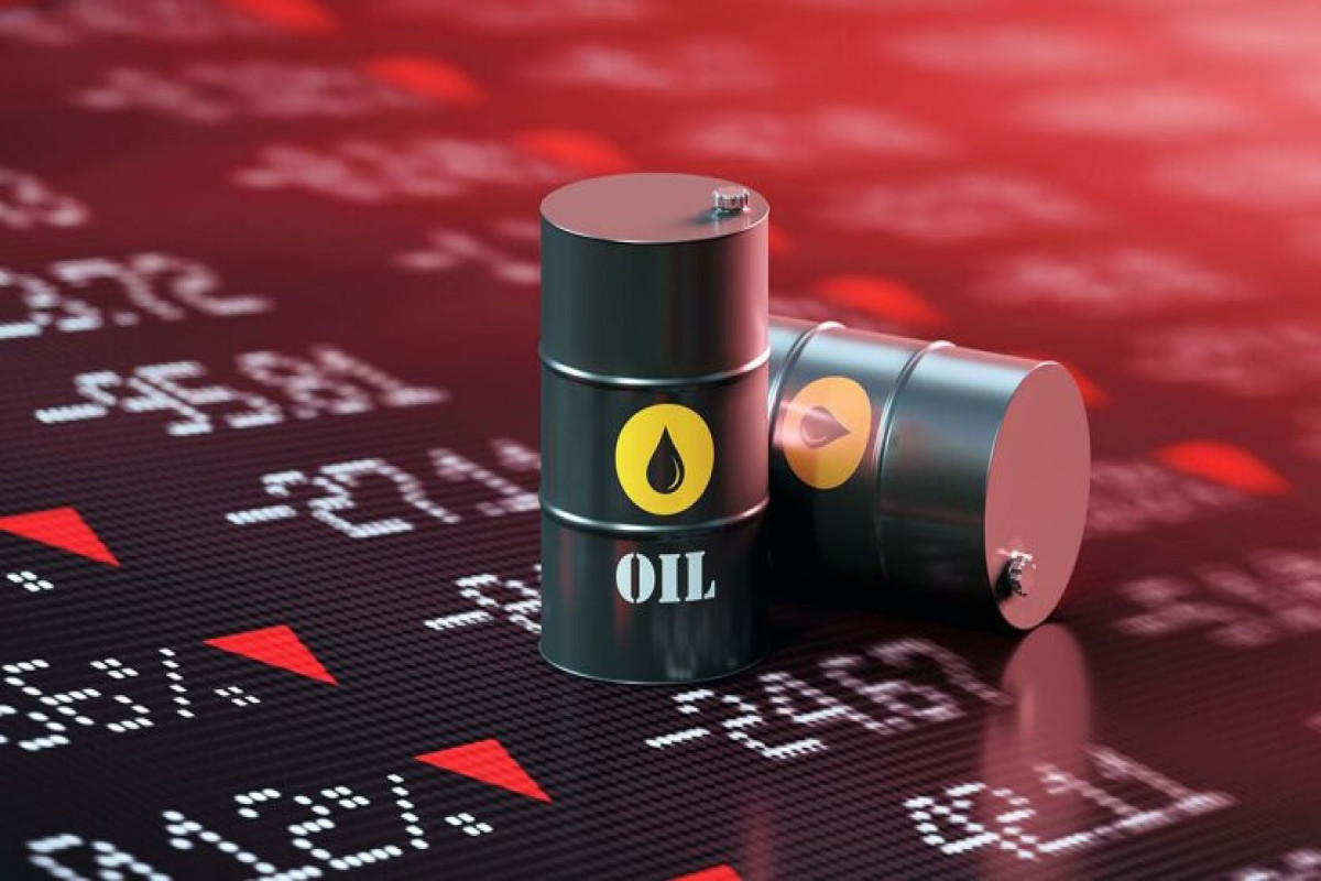Нефтяные фьючерсы снижаются на торгах в Лондоне и Нью-Йорке