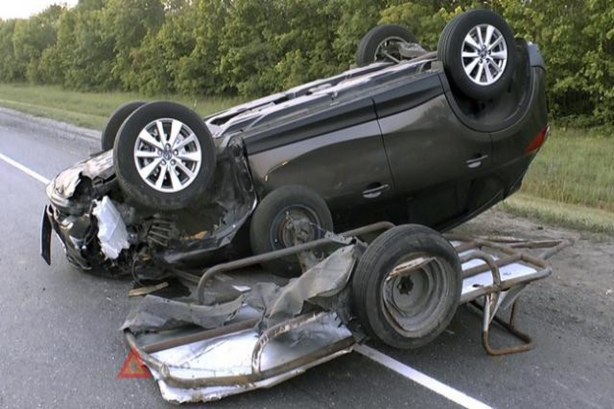 Пассажирка мотоблока погибла в результате ДТП с Mercedes в Евлахе