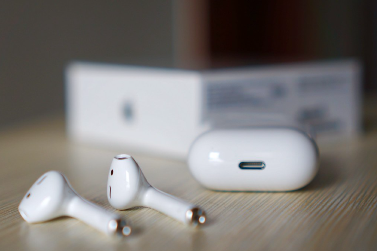 Apple внедрит в AirPods функцию синхронного перевода