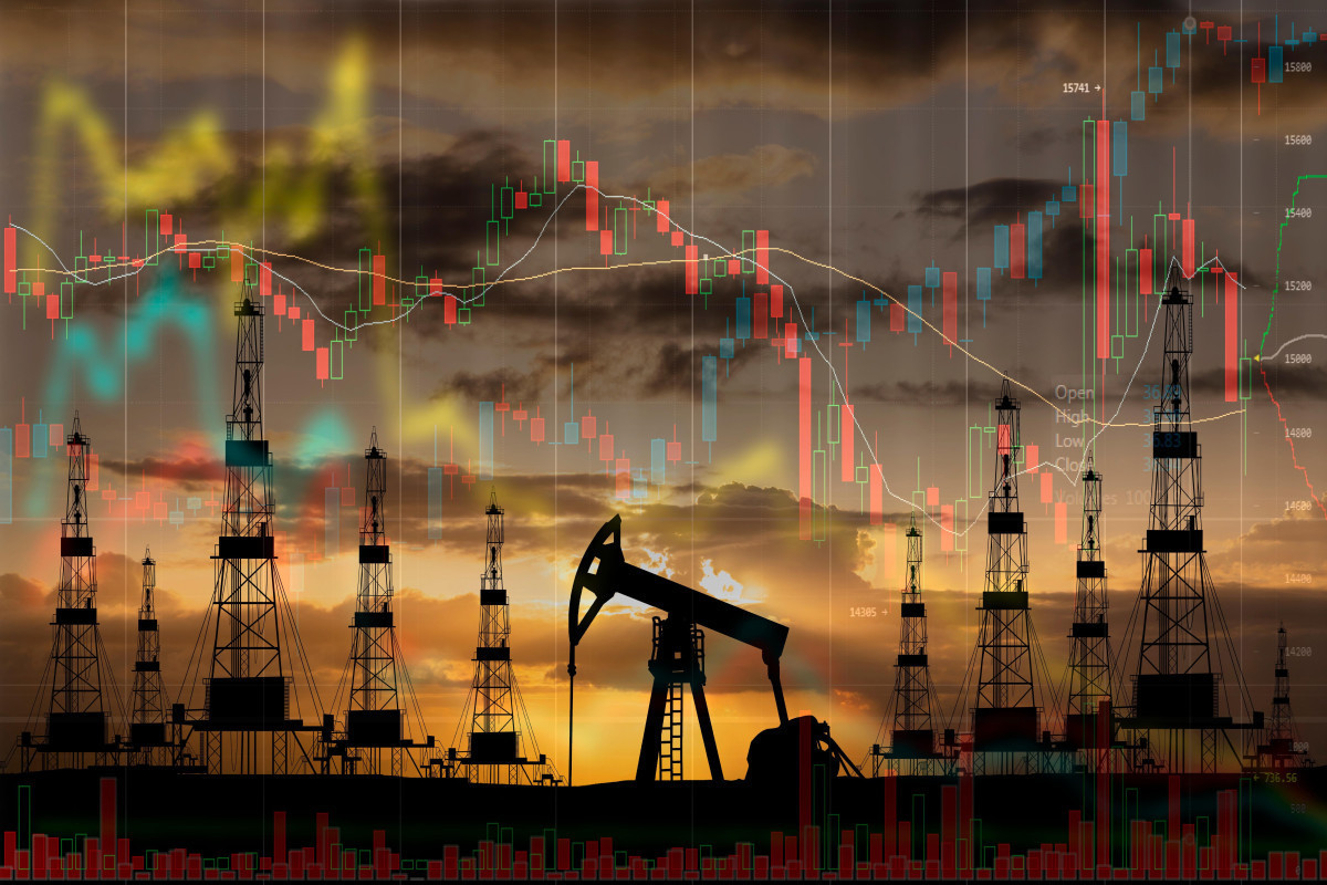 Цены на нефть снижаются, газ дорожает: итоги торгов на NYMEX и ICE