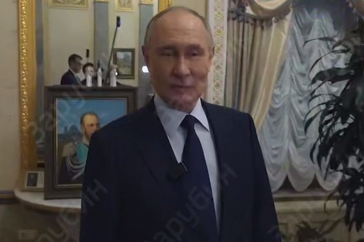 Квартира с роялем и иконой: как выглядит личное пространство Путина