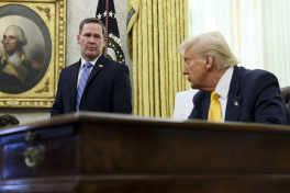 СМИ: Уолтц пока не покинул пост советника Трампа по нацбезопасности