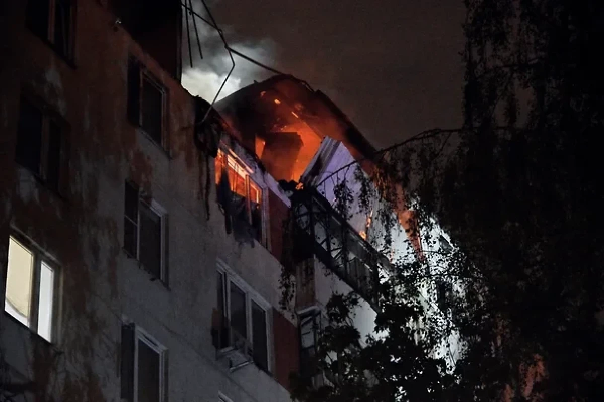 Взрыв с пожаром в многоэтажке в Москве: есть погибшие-ВИДЕО 