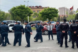 В Армении начались аресты полицейских