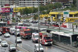 В Стамбуле столкнулись два метробуса, 1 погибший, более 40 человек пострадали