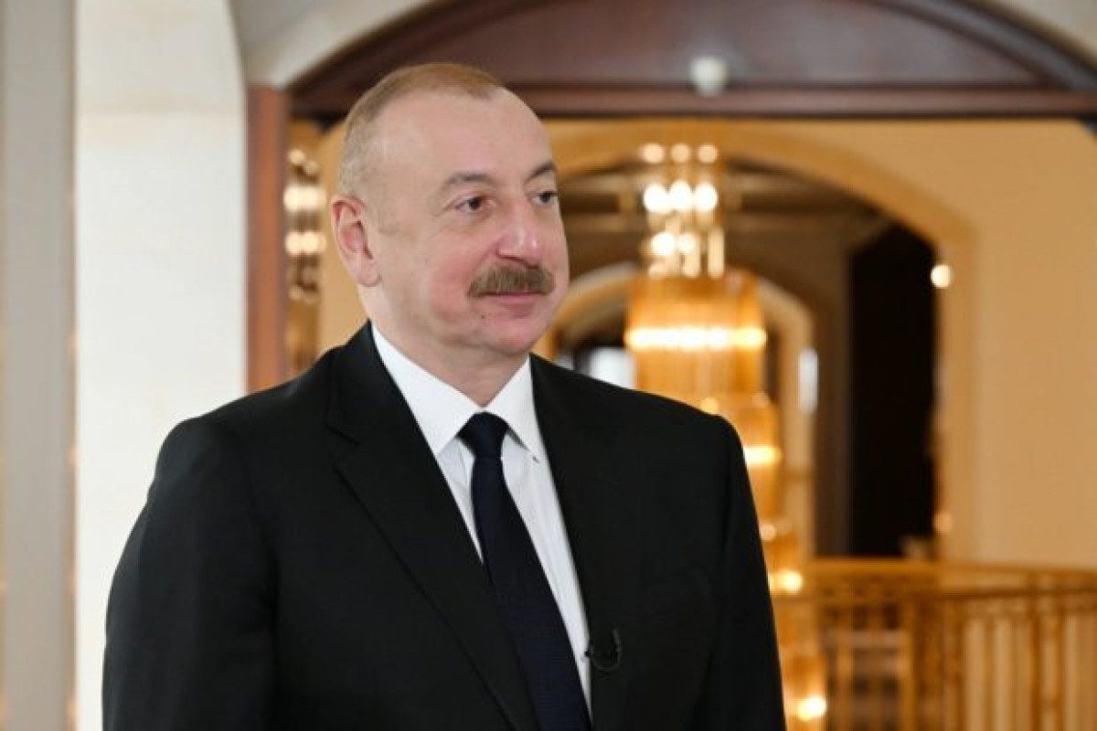 Алиев ознакомился с выставками InterFood Azerbaijan и Caspian Agro