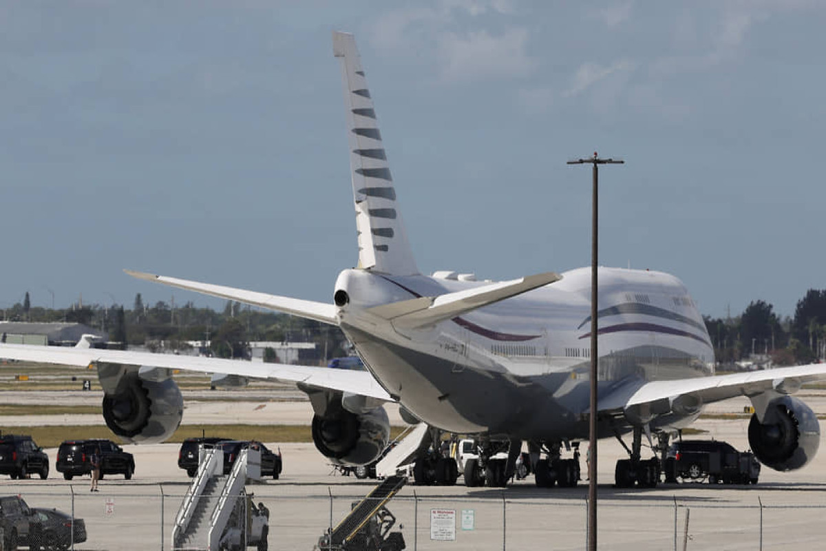 Премьер Катара заявил, что страна не будет дарить Трампу Boeing 747-8