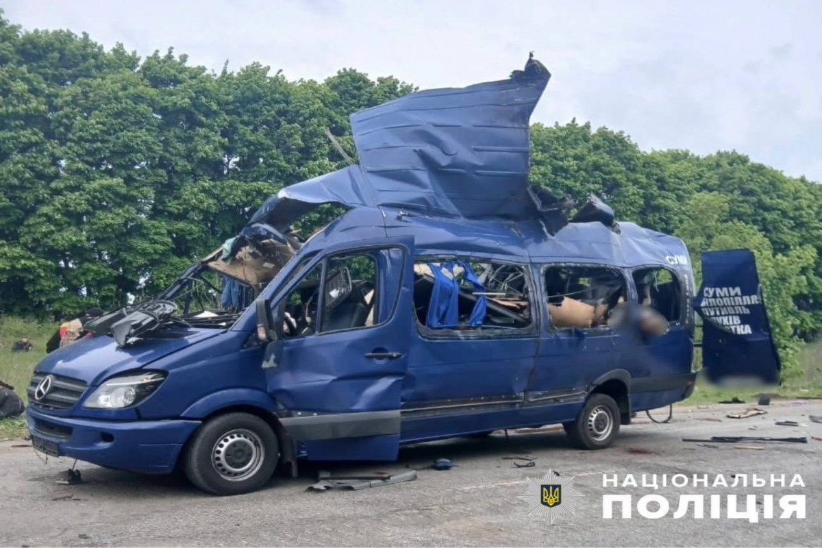 Удар ВС России по Сумам пришелся на пассажирский автобус: 9 погибших