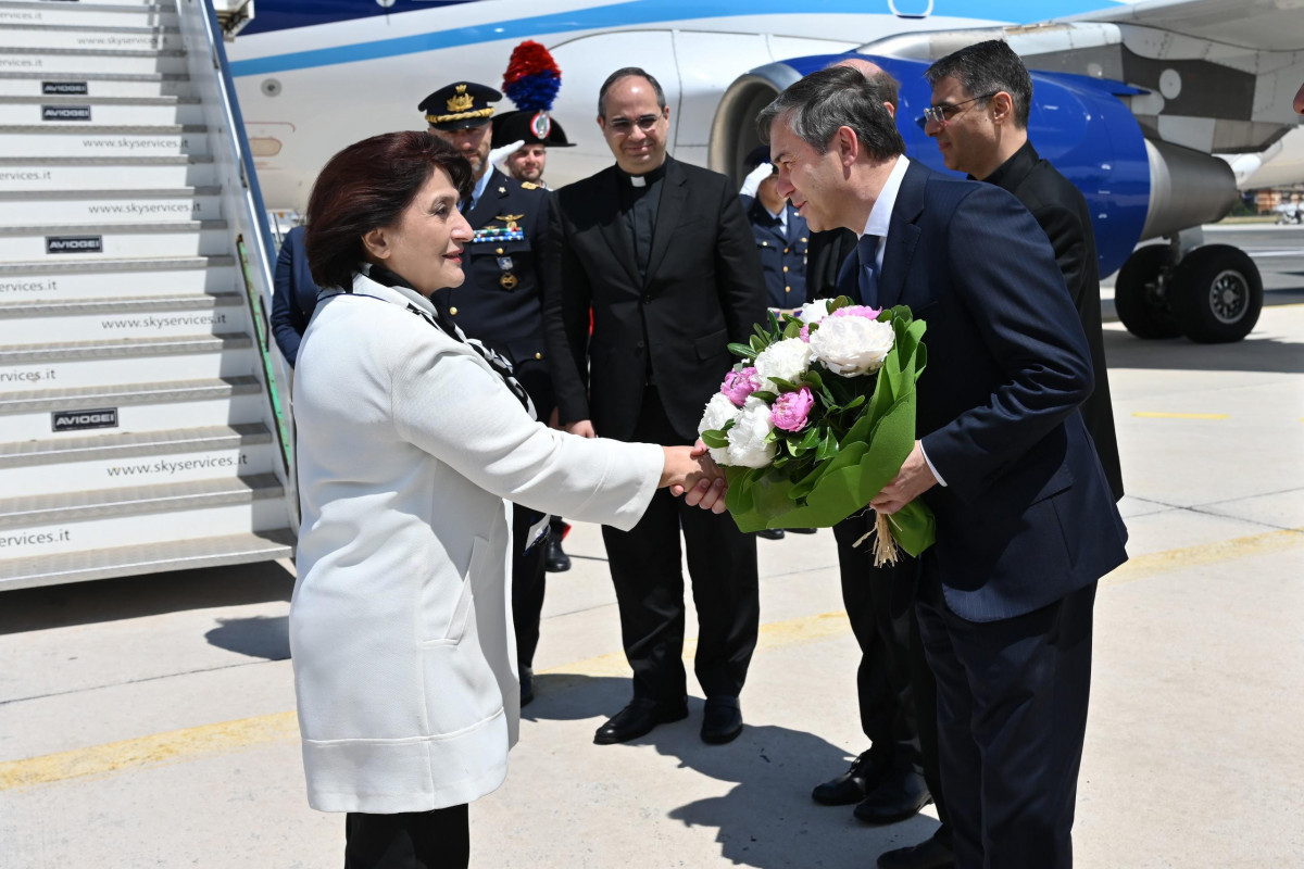 Спикер парламента Азербайджана прибыла в Ватикан
