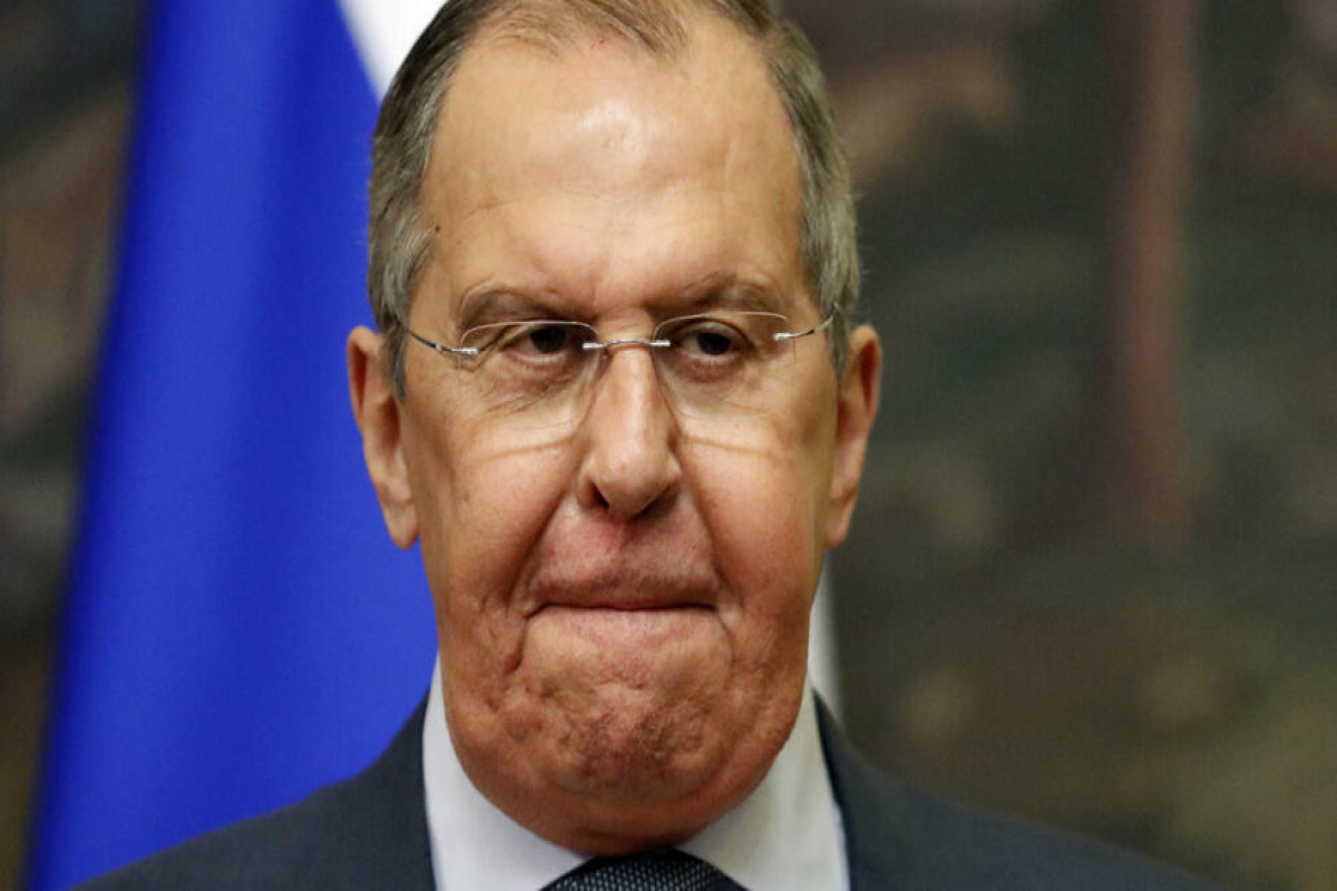 Перед визитом Лаврова в Ереване вывесили баннер с Путиным -ФОТО -ВИДЕО