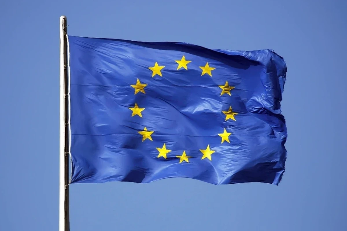 Главы МИД ЕС приняли решение снять экономические санкции с Сирии