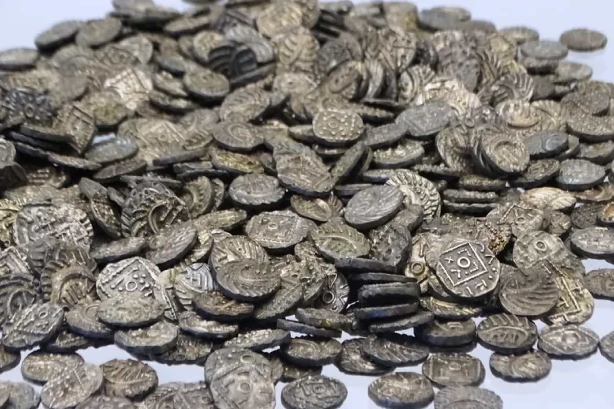 Серебряный клад древних кельтов нашел 90-летний охотник за сокровищами