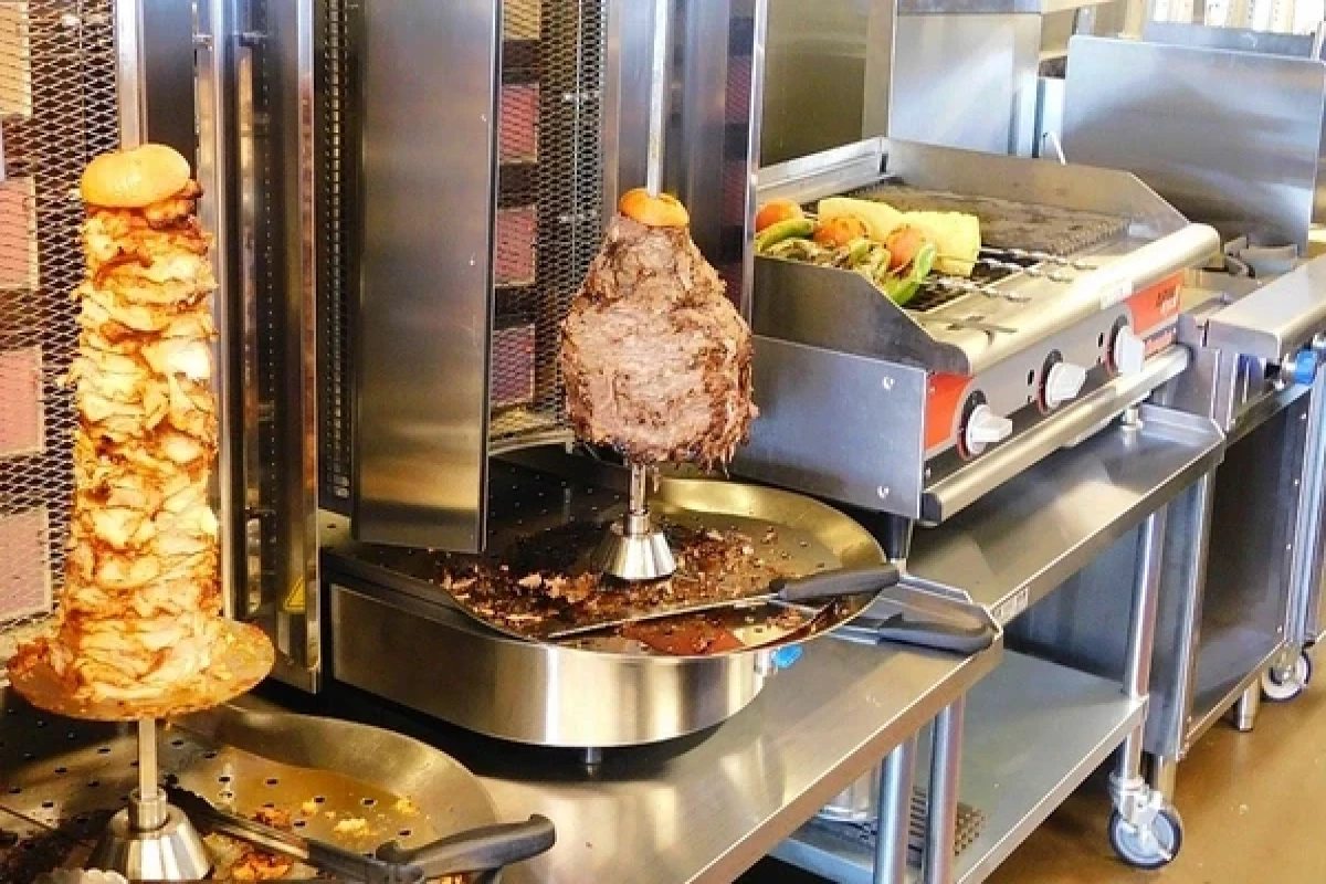 В Нахчыване зафиксировано массовое отравление донером