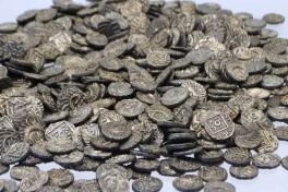 Серебряный клад древних кельтов нашел 90-летний охотник за сокровищами