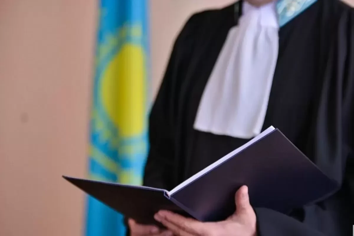Два года колонии за ролики против Путина: в Казахстане вынесли приговор активистке