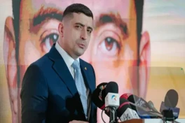 Оппозиционный политик в Румынии призвал к протестам, но сам решил не участвовать