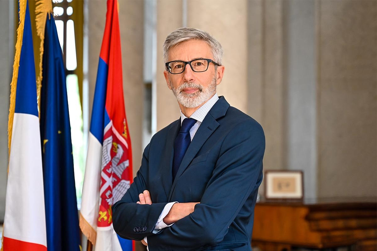Дипскандал из-за кино: Тегеран вызвал посла Франции