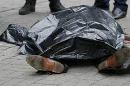 Умер прямо на улице: в Баку найдено тело бездомного