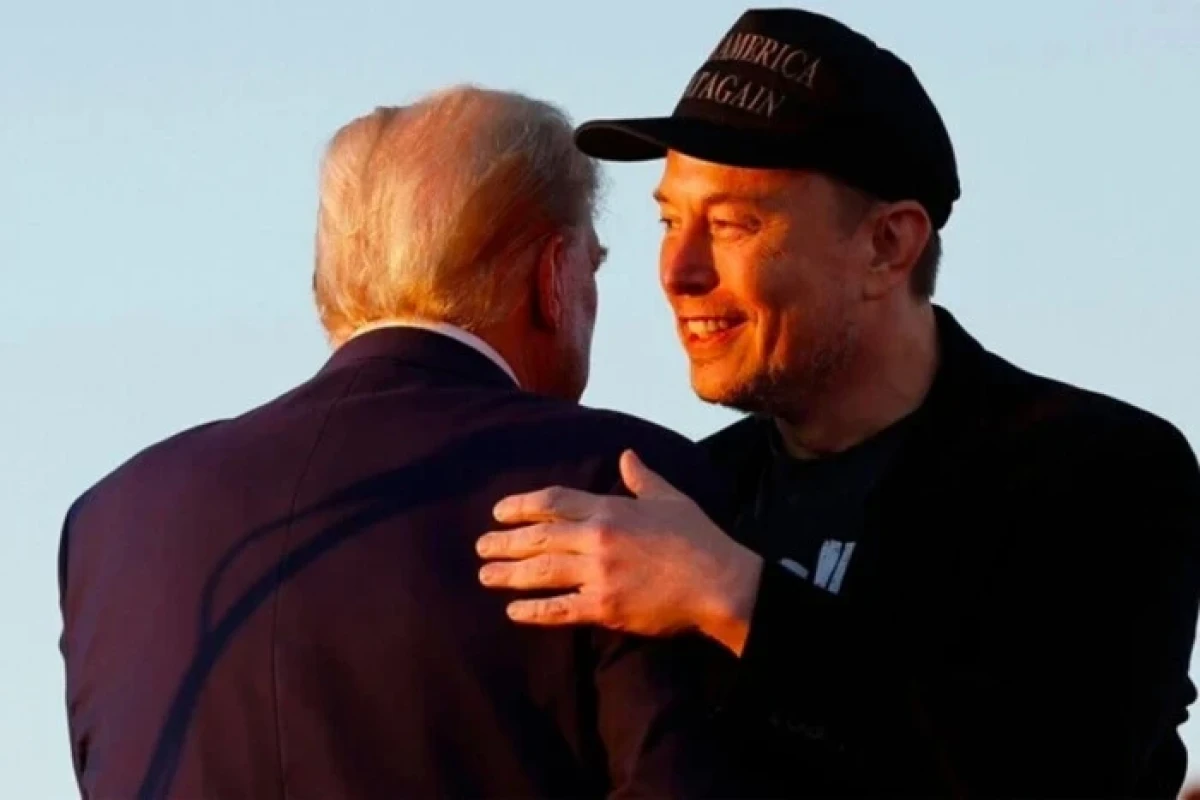 AP: Маск уходит из администрации Трампа