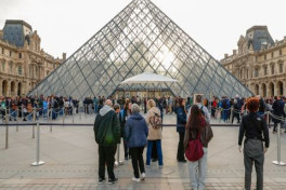 Подозреваемые в ограблении Лувра были задержаны на матче "Париж" – "Лион"