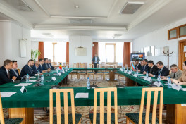 В парламенте Румынии прошла встреча азербайджанской медиа-делегации