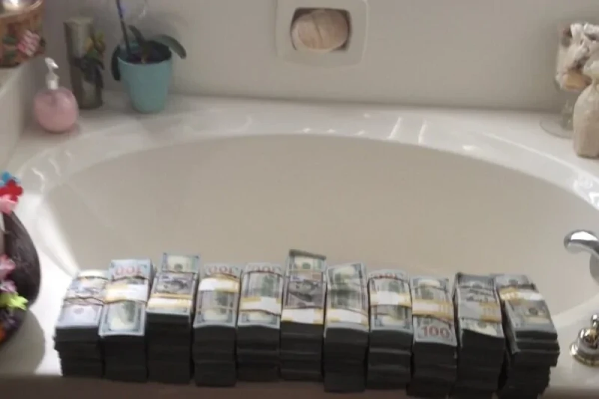 Американец нашел 7,5 миллиона долларов в забытом складе