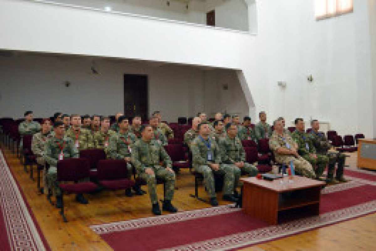 В Баку проходит курс НАТО по оценке готовности воинских частей