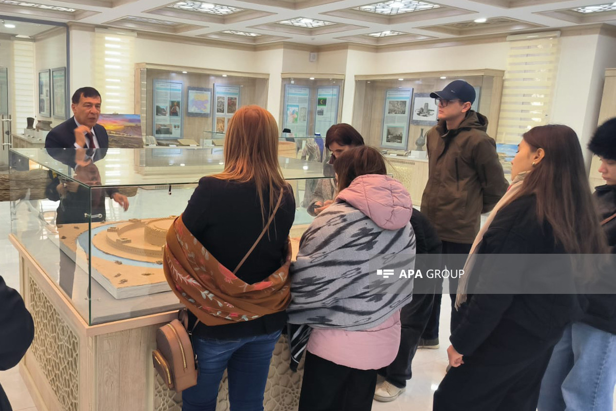 Азербайджанские журналисты ознакомились с деятельностью Президентской школы и Академии Мамуна в Хиве-ФОТО 