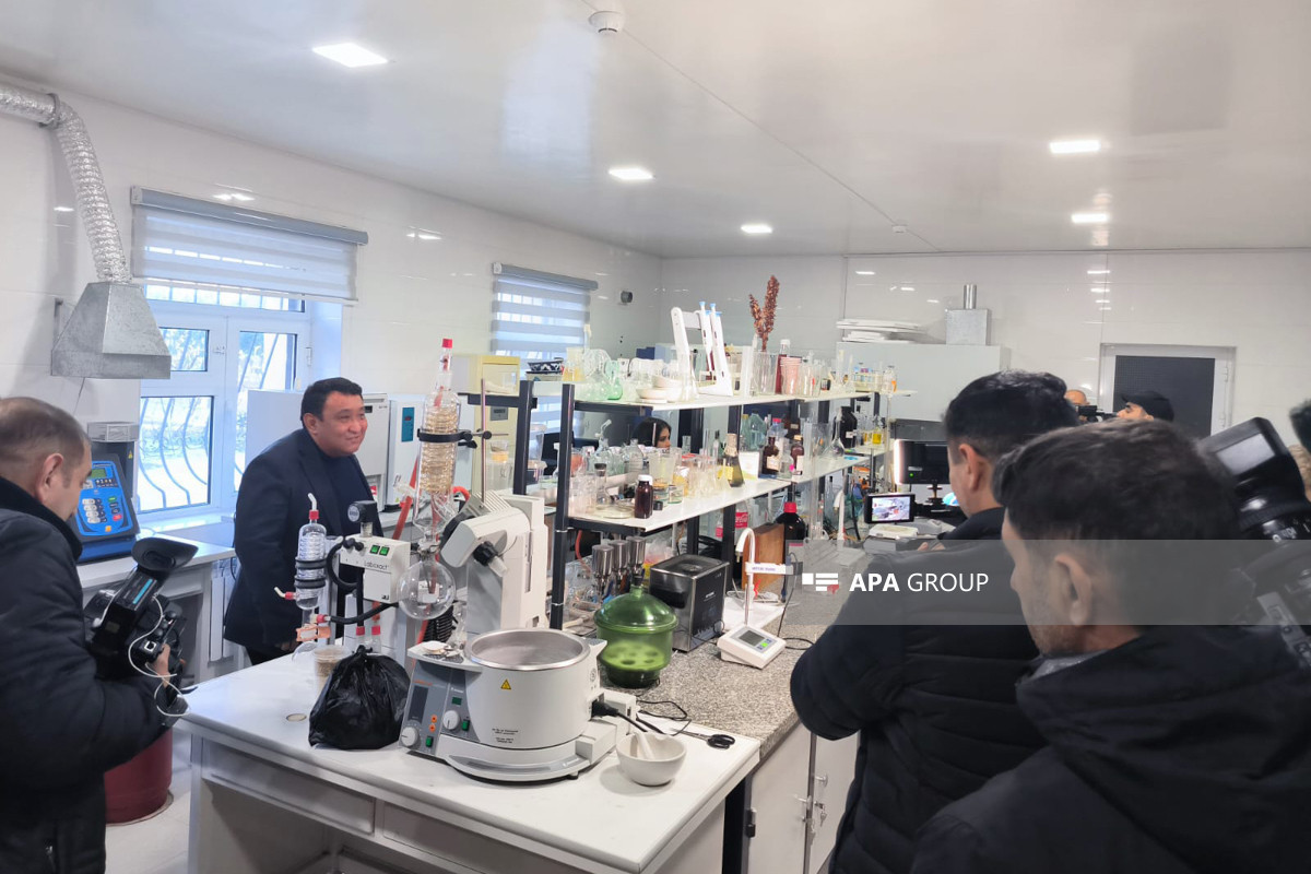 Азербайджанские журналисты ознакомились с деятельностью Президентской школы и Академии Мамуна в Хиве-ФОТО 