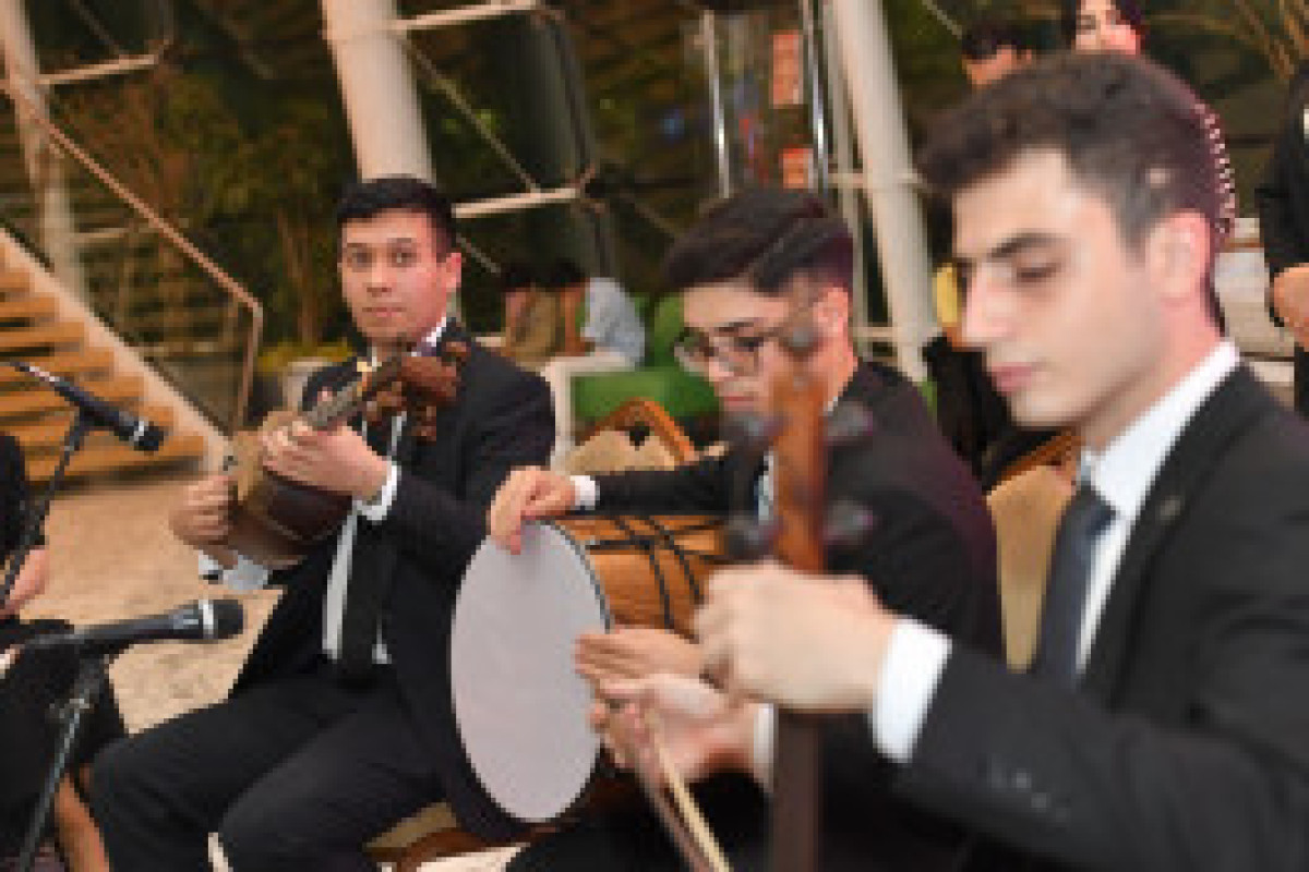 В Азербайджане выпущены уникальные марки по рисункам детей шехидов-ФОТО 