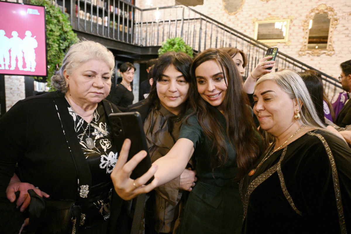 В Бакинском книжном центре состоялся музыкально-литературный вечер «Радость Победы»-ФОТО 