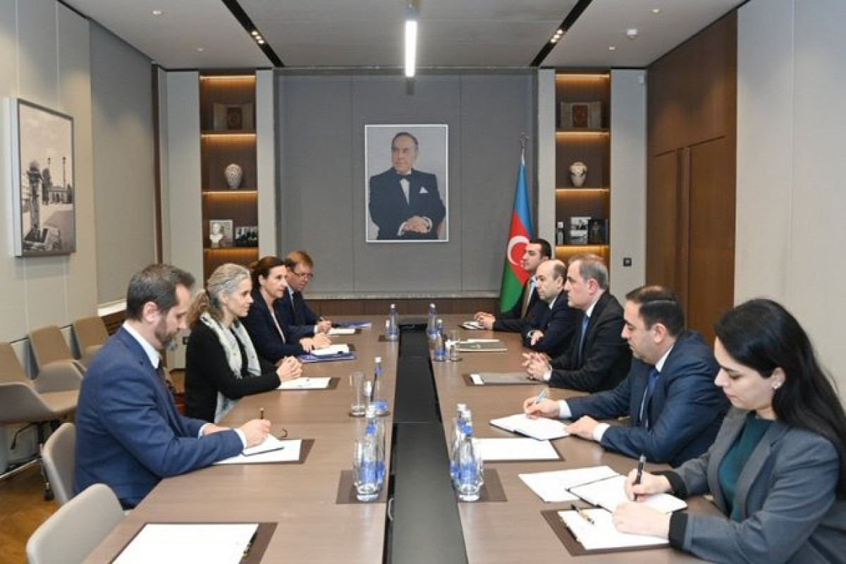 Магдалена Гроно провела консультации в Баку