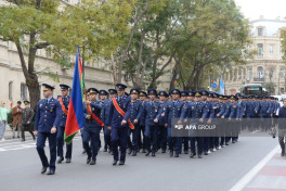 В Баку состоялось шествие военнослужащих по случаю Дня Победы-ФОТО 